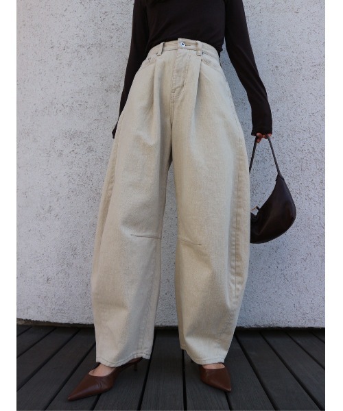 TRUNC（トランクエイティーエイト）の「Tuck Curve Pants / タックカーブパンツ（その他パンツ・レディース・ブラック/ベージュ・MEDIUM/SMALL）」の11枚目の写真