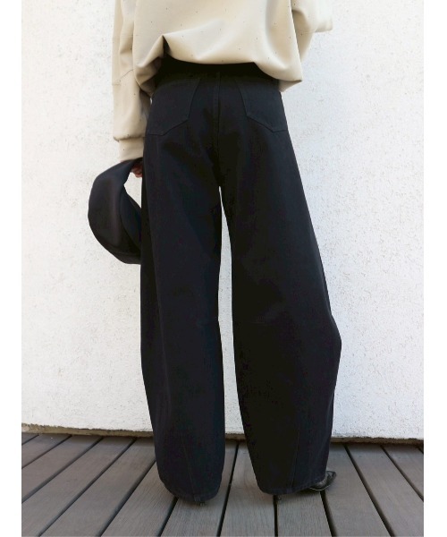TRUNC（トランクエイティーエイト）の「Tuck Curve Pants / タックカーブパンツ（その他パンツ・レディース・ブラック/ベージュ・MEDIUM/SMALL）」の18枚目の写真