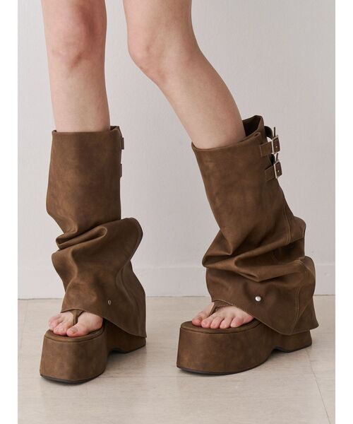 jouetie(ジュエティ)の「カバートングサンダルブーツ(サンダル・レディース・ブラック/ブラウン・MEDIUM/LARGE)」の16枚目の写真