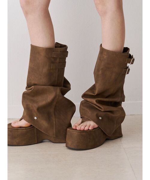 jouetie(ジュエティ)の「カバートングサンダルブーツ(サンダル・レディース・ブラック/ブラウン・MEDIUM/LARGE)」の18枚目の写真