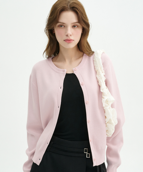 MICANE(ミケーネ)の「シアンベーシックカーディガン(カーディガン/ボレロ・レディース・スカイブルー/ピンク/クリーム・SMALL/MEDIUM/LARGE/X-LARGE)」の8枚目の写真