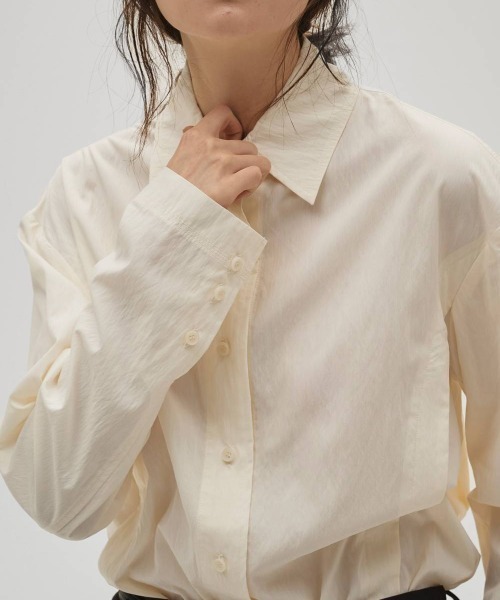 TODAYFUL（トゥデイフル）の「TODAYFUL Sidetuck Silky Shirts（シャツ/ブラウス・レディース・オフホワイト/ブラック/ライトグリーン・FREE）」の16枚目の写真