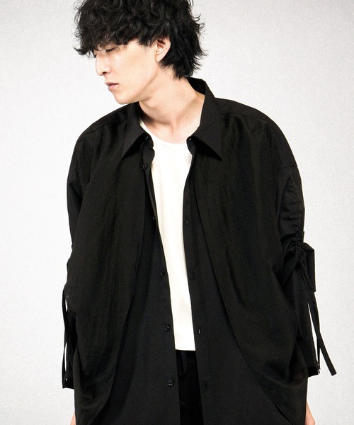 NO ID.（ノーアイディ）の「【NO ID.】Drawstrings Layered Shirt / ドローストリングスレイヤードシャツ（シャツ/ブラウス・メンズ・その他22/ブラック/グレー・ONE SIZE）」の2枚目の写真