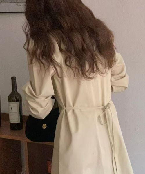 Ada.(エイダ)の「【Mellfy】フロントボタン 切替 シャツ ミニ ワンピース(シャツワンピース・レディース・ホワイト/ネイビー/アイボリー・FREE)」の6枚目の写真