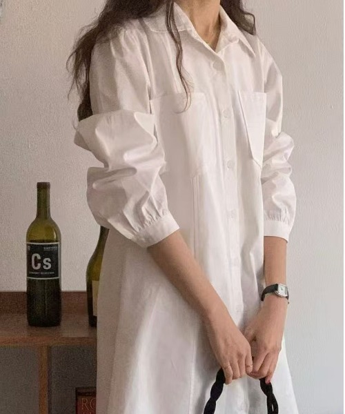 Ada.(エイダ)の「【Mellfy】フロントボタン 切替 シャツ ミニ ワンピース(シャツワンピース・レディース・ホワイト/ネイビー/アイボリー・FREE)」の4枚目の写真