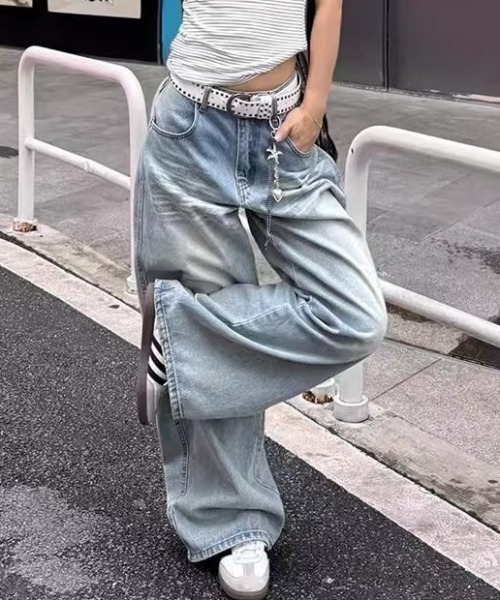 Teem Store(チームストア)の「バックポケット刺繍デニムワイドパンツ(デニムパンツ・レディース・ブルー・L/M)」の13枚目の写真