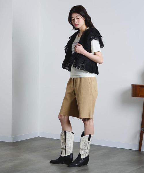 ROSE BUD（ローズバッド）の「(mag.by c)COTTON EMBROIDERY FRILL VEST（ベスト・レディース・ブラック/ホワイト・ONE SIZE）」の16枚目の写真