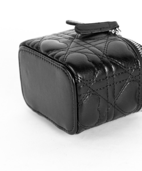 me+em select（ミームセレクト）の「ハートキルティングミニバニティバッグ / heart quilted mini vanity bag（ショルダーバッグ・レディース・ピンク/ブラック/アイボリー・FREE）」の21枚目の写真