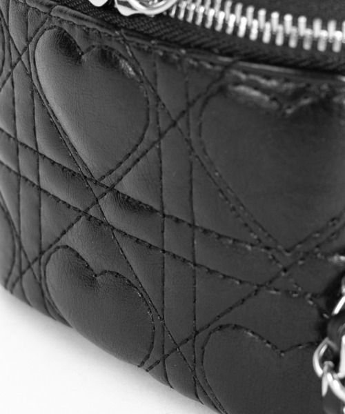 me+em select（ミームセレクト）の「ハートキルティングミニバニティバッグ / heart quilted mini vanity bag（ショルダーバッグ・レディース・ピンク/ブラック/アイボリー・FREE）」の22枚目の写真