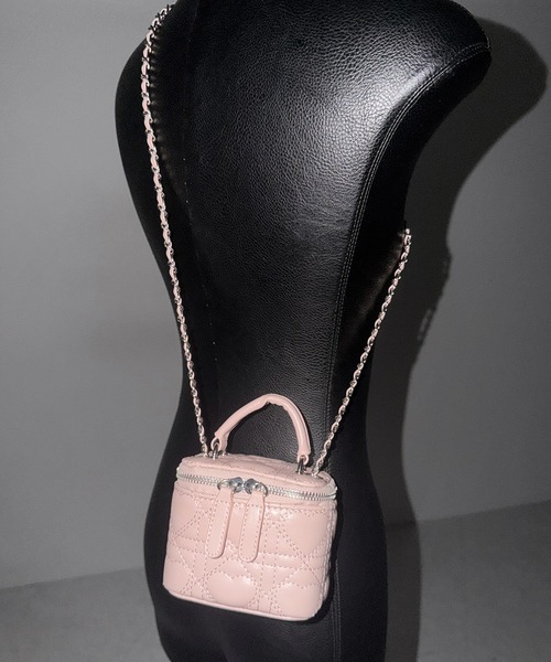 me+em select（ミームセレクト）の「ハートキルティングミニバニティバッグ / heart quilted mini vanity bag（ショルダーバッグ・レディース・ピンク/ブラック/アイボリー・FREE）」の7枚目の写真