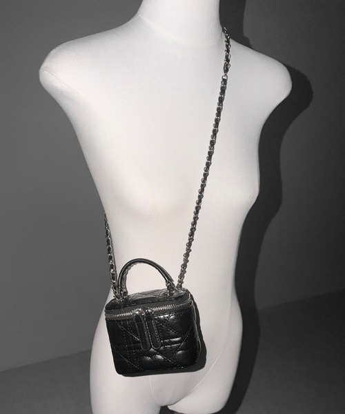 me+em select（ミームセレクト）の「ハートキルティングミニバニティバッグ / heart quilted mini vanity bag（ショルダーバッグ・レディース・ピンク/ブラック/アイボリー・FREE）」の9枚目の写真
