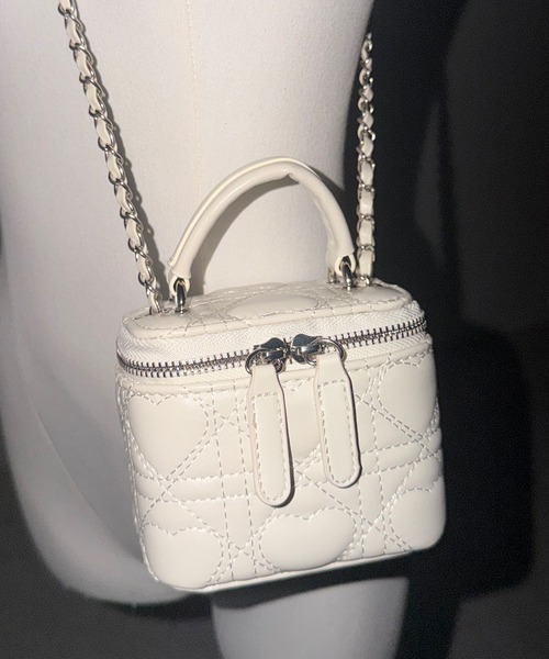 me+em select（ミームセレクト）の「ハートキルティングミニバニティバッグ / heart quilted mini vanity bag（ショルダーバッグ・レディース・ピンク/ブラック/アイボリー・FREE）」の14枚目の写真