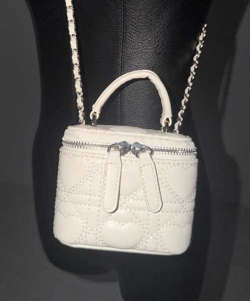 me+em select（ミームセレクト）の「ハートキルティングミニバニティバッグ / heart quilted mini vanity bag（ショルダーバッグ・レディース・ピンク/ブラック/アイボリー・FREE）」の12枚目の写真
