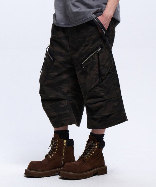 RSSC(アールエスエスシー)の「DOUBLE KNEE CARGO BERMUDA PANTS - CAMO(その他パンツ・レディース・その他・1/2)」の1枚目の写真