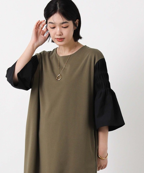 Gready Brilliant(グレディブリリアン)の「異素材ピンタック袖ワンピ(ワンピース・レディース・カーキ系/ネイビー系・38)」の4枚目の写真