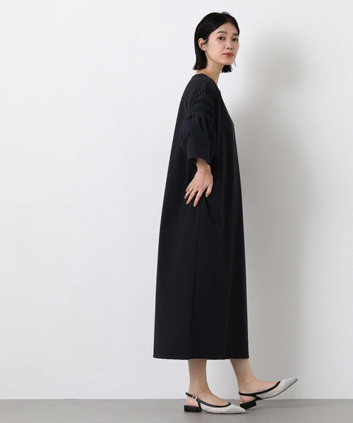 Gready Brilliant(グレディブリリアン)の「異素材ピンタック袖ワンピ(ワンピース・レディース・カーキ系/ネイビー系・38)」の11枚目の写真