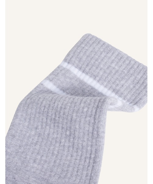 Maison Kitsune（メゾンキツネ）の「MAISON KITSUNE PARIS SPORTY SOCKS（ソックス/靴下・メンズ・ライトグレー/ホワイト×ブラック・M/S）」の3枚目の写真