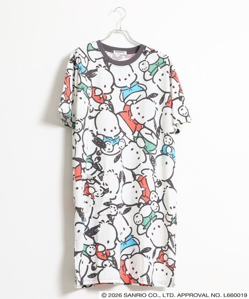 sanrio(サンリオ)の「サンリオキャラクターズ 総柄BIGTシャツ 半袖(Tシャツ/カットソー・レディース・ネイビー/サックスブルー/ホワイト/ピンクベージュ/アイボリー/サックスブルー系/ライトグリーン系・L/M/LL)」の1枚目の写真
