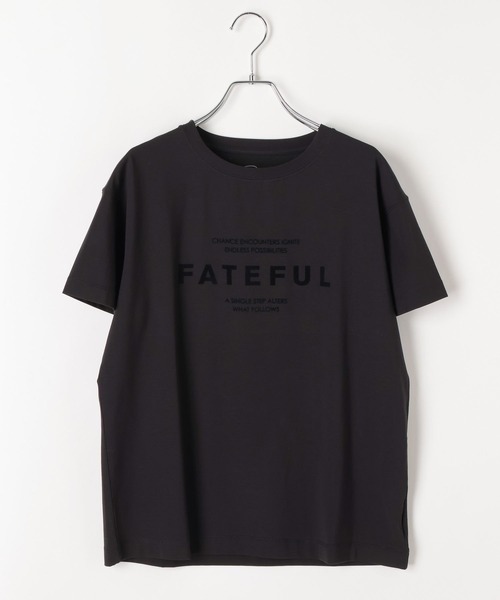 BAYFLOW（ベイフロー）の「[なめらかな肌触り]スムースタッチロゴ半袖Tシャツ（Tシャツ/カットソー・レディース・ベージュ/ダークブラウン/ブルー/オフホワイト/ブラック/カーキ・SMALL/MEDIUM）」の3枚目の写真