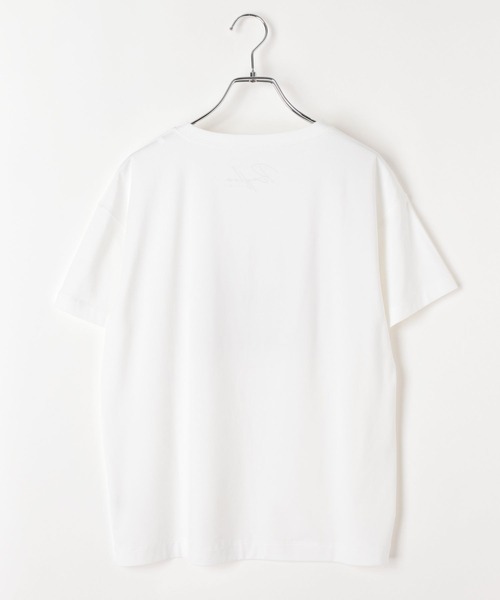 BAYFLOW（ベイフロー）の「[なめらかな肌触り]スムースタッチロゴ半袖Tシャツ（Tシャツ/カットソー・レディース・ベージュ/ダークブラウン/ブルー/オフホワイト/ブラック/カーキ・SMALL/MEDIUM）」の18枚目の写真