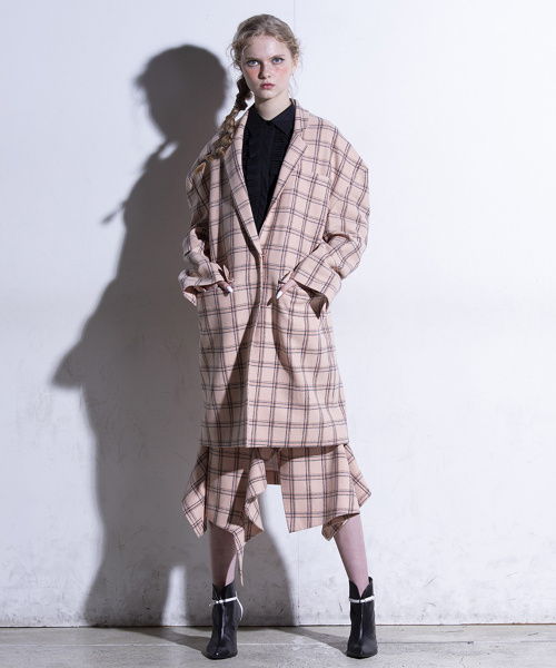 GREEDILOUS（グリディアス）の「ベージュチェックジャケット（テーラードジャケット・レディース・その他・S/M/L/XS）」の4枚目の写真