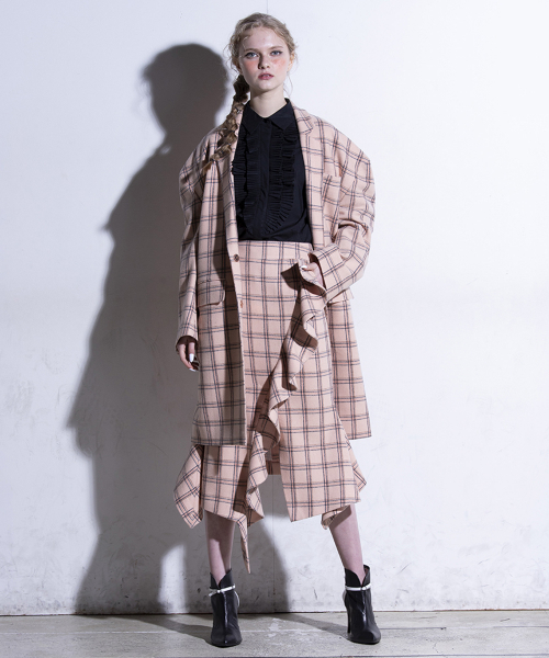 GREEDILOUS（グリディアス）の「ベージュチェックジャケット（テーラードジャケット・レディース・その他・S/M/L/XS）」の7枚目の写真