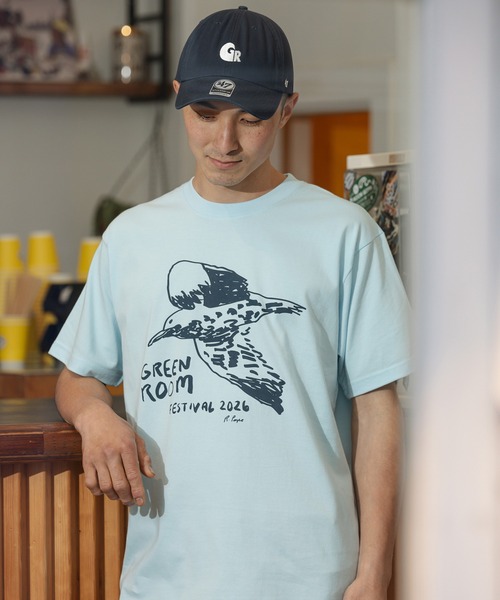 GREENROOM(グリーンルーム)の「【GREENROOM FESTIVAL / グリーンルーム フェスティバル】RUSS POPE × GREENROOM FESTIVAL 26 TEE(Tシャツ/カットソー・メンズ・ライトブルーグレー・X-LARGE/LARGE/MEDIUM)」の4枚目の写真