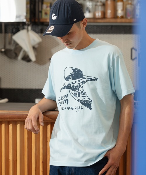 GREENROOM(グリーンルーム)の「【GREENROOM FESTIVAL / グリーンルーム フェスティバル】RUSS POPE × GREENROOM FESTIVAL 26 TEE(Tシャツ/カットソー・メンズ・ライトブルーグレー・X-LARGE/LARGE/MEDIUM)」の5枚目の写真