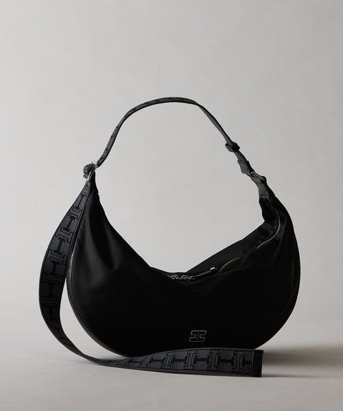 IACUCCI(イアクッチ)の「アーゴ M NYLON/CERVO(ショルダーバッグ・レディース・ブラック・FREE)」の1枚目の写真