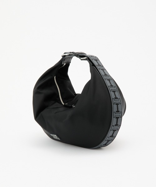IACUCCI(イアクッチ)の「アーゴ M NYLON/CERVO(ショルダーバッグ・レディース・ブラック・FREE)」の13枚目の写真