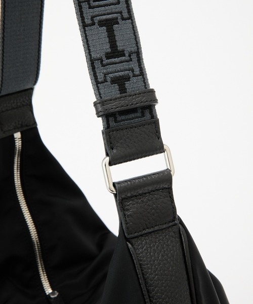 IACUCCI(イアクッチ)の「アーゴ M NYLON/CERVO(ショルダーバッグ・レディース・ブラック・FREE)」の16枚目の写真