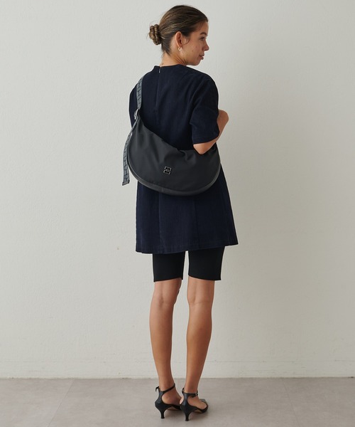 IACUCCI(イアクッチ)の「アーゴ M NYLON/CERVO(ショルダーバッグ・レディース・ブラック・FREE)」の3枚目の写真
