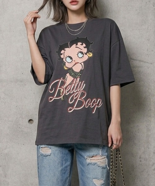 GLAMOROUS JANE(グラマラスジェーン)の「BETTY BOOP迷彩プリント半袖Tシャツ(Tシャツ/カットソー・レディース・オフホワイト/チャコールグレー/ブラック・FREE)」の3枚目の写真