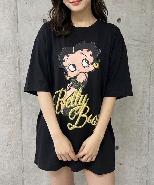GLAMOROUS JANE(グラマラスジェーン)の「BETTY BOOP迷彩プリント半袖Tシャツ(Tシャツ/カットソー・レディース・オフホワイト/チャコールグレー/ブラック・FREE)」の2枚目の写真