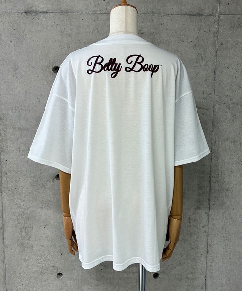 GLAMOROUS JANE(グラマラスジェーン)の「BETTY BOOP迷彩プリント半袖Tシャツ(Tシャツ/カットソー・レディース・オフホワイト/チャコールグレー/ブラック・FREE)」の7枚目の写真