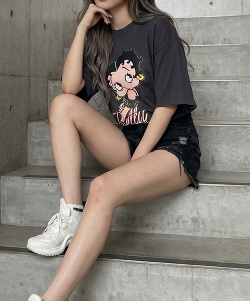 GLAMOROUS JANE(グラマラスジェーン)の「BETTY BOOP迷彩プリント半袖Tシャツ(Tシャツ/カットソー・レディース・オフホワイト/チャコールグレー/ブラック・FREE)」の12枚目の写真