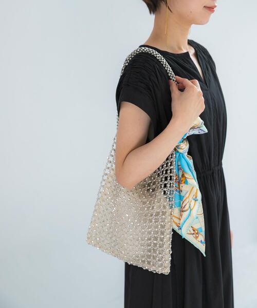 URBAN RESEARCH ROSSO WOMEN(アーバンリサーチ ロッソ)の「BAGMATI ビーズバッグ(ハンドバッグ・レディース・ブラック/ホワイト系その他・FREE)」の6枚目の写真
