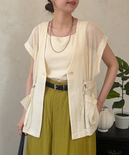 Chez toi(シェトワ)の「【レイヤード対応】【インせず着れる】メッシュベスト(ベスト・レディース・アイボリー/ブラック・FREE)」の4枚目の写真