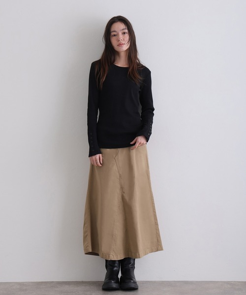 ElegChic(エレグシック)の「袖口ボタンリブロングTシャツ(Tシャツ/カットソー・レディース・ブラック/オフホワイト・M/4L/XXL/XL/L)」の2枚目の写真