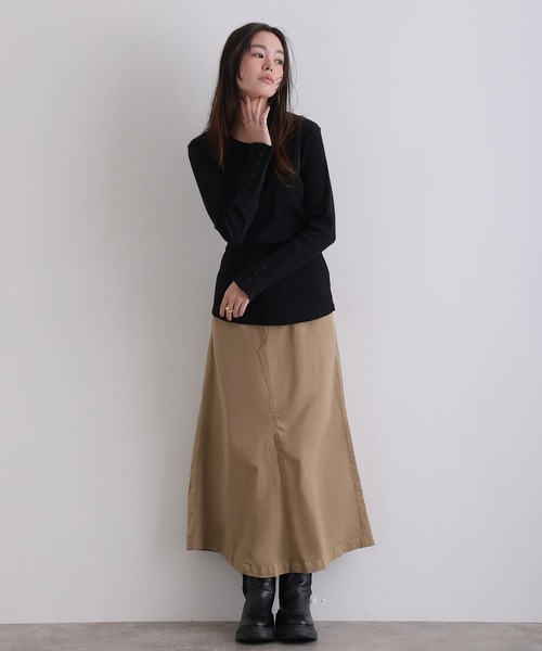 ElegChic(エレグシック)の「袖口ボタンリブロングTシャツ(Tシャツ/カットソー・レディース・ブラック/オフホワイト・M/4L/XXL/XL/L)」の7枚目の写真