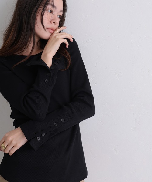 ElegChic(エレグシック)の「袖口ボタンリブロングTシャツ(Tシャツ/カットソー・レディース・ブラック/オフホワイト・M/4L/XXL/XL/L)」の14枚目の写真