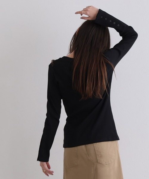 ElegChic(エレグシック)の「袖口ボタンリブロングTシャツ(Tシャツ/カットソー・レディース・ブラック/オフホワイト・M/4L/XXL/XL/L)」の15枚目の写真