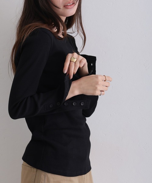 ElegChic(エレグシック)の「袖口ボタンリブロングTシャツ(Tシャツ/カットソー・レディース・ブラック/オフホワイト・M/4L/XXL/XL/L)」の16枚目の写真