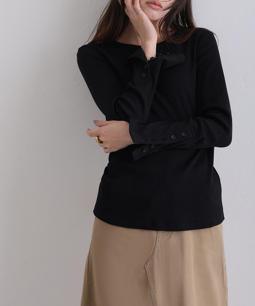 ElegChic(エレグシック)の「袖口ボタンリブロングTシャツ(Tシャツ/カットソー・レディース・ブラック/オフホワイト・M/4L/XXL/XL/L)」の17枚目の写真
