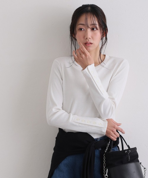 ElegChic(エレグシック)の「袖口ボタンリブロングTシャツ(Tシャツ/カットソー・レディース・ブラック/オフホワイト・M/4L/XXL/XL/L)」の19枚目の写真