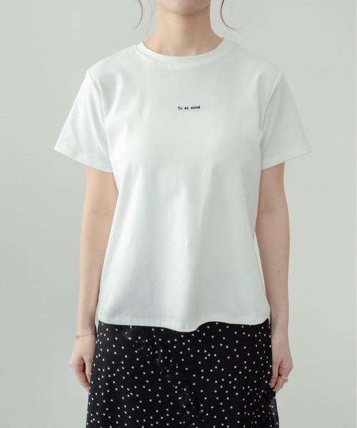 on:nue（オンニュ）の「【on:nue】[着用動画あり！] フロッキーロゴプリントTシャツ（Tシャツ/カットソー・レディース・ホワイト/クリーム/ブラック/グレー・FREE）」の6枚目の写真