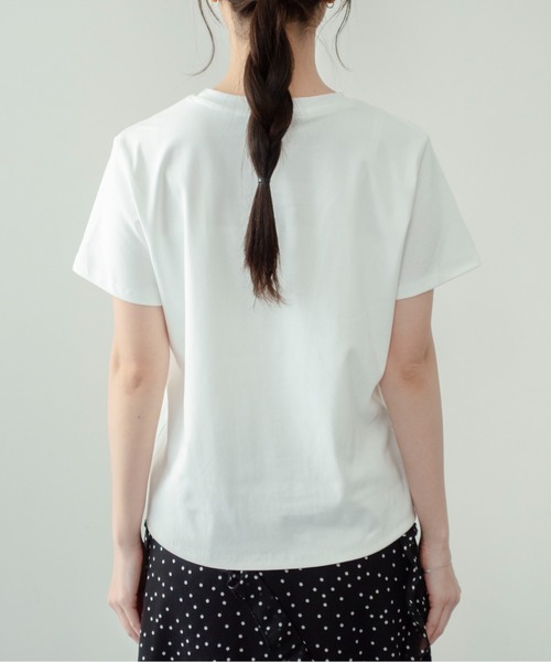 on:nue（オンニュ）の「【on:nue】[着用動画あり！] フロッキーロゴプリントTシャツ（Tシャツ/カットソー・レディース・ホワイト/クリーム/ブラック/グレー・FREE）」の7枚目の写真