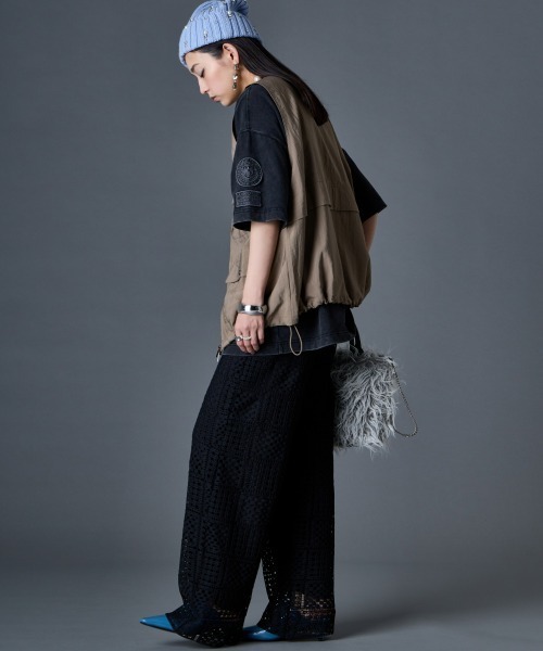 GEVS.（ジェイヴィス）の「綿100％ケミカル染カラーTシャツ＜大きいサイズ有＞GEVS.（Tシャツ/カットソー・レディース・ピンク/ブルー/スミクロ・5L/4L/3L/LL/L/M）」の19枚目の写真