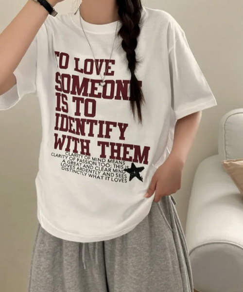 VIVID LADY(ビビッドレディー)の「英字プリント 半袖Tシャツ(Tシャツ/カットソー・レディース・アイボリー/ブラック/ライトベージュ・FREE)」の4枚目の写真