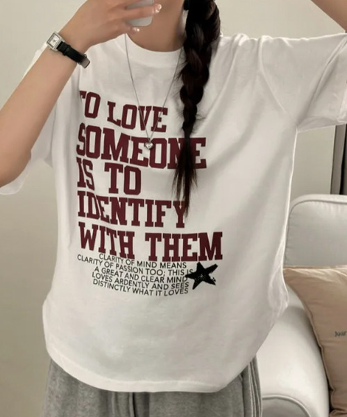 VIVID LADY(ビビッドレディー)の「英字プリント 半袖Tシャツ(Tシャツ/カットソー・レディース・アイボリー/ブラック/ライトベージュ・FREE)」の7枚目の写真